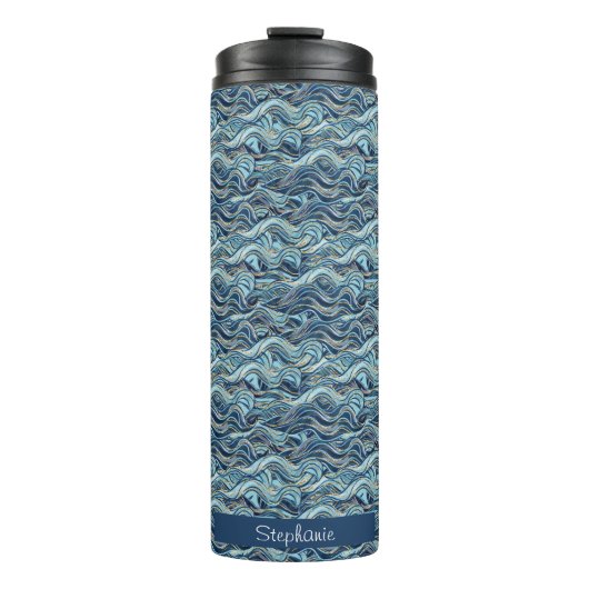 Elegant Blue Wave patroon met gouden accenten Thermosbeker (Voorkant)