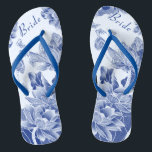Elegant Blue White Floral Wedding Bride Teenslippers<br><div class="desc">Het ontwerp bevat een heerlijke reeks lotusbloemen en vlinders, gerenderd in een blauw en wit kleurenschema dat de elegante schoonheid van de chinoiserie oproept, herinnerend aan het klassieke blauw wildepatroon, met een moderne lay-out van de stijltekst. Deze mooie teenslippers zijn een iets blauw idee voor je bruiloft. Ze zullen zeker...</div>