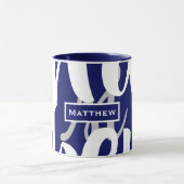 Elegant Blue & White Monogram Coffee Mok (Midden)