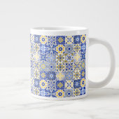 Elegant blue& white Portuguese Azulejo pattern  Grote Koffiekop (Rechts)