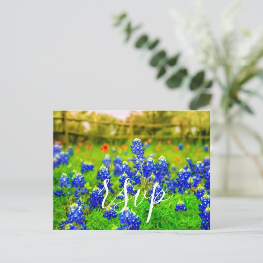Elegant Bluebonnets Spring Wedding RSVP Enclosure Uitnodiging Briefkaart (Staand voorkant)