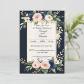Elegant Blush and Navy Floral Wedding Invitation Kaart (Staand voorkant)
