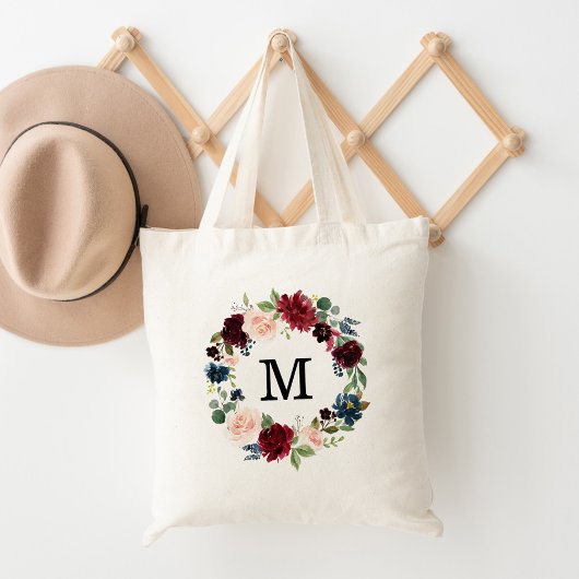 Elegant Blush en Bourgondië Floral Wreath Monogram Tote Bag