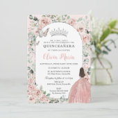 Elegant Blush Floral Princess Silver Quinceañera Kaart (Staand voorkant)