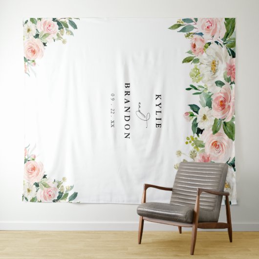 Elegant Blush Floral Script Engagement Party Wandkleed (In Situ (horizontaal))