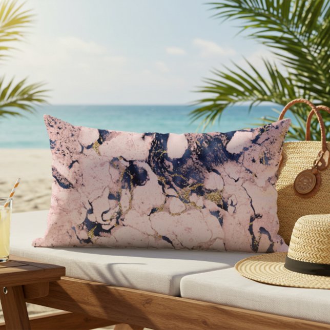 Elegant Blush Navy Gold Marble Lumbar Pillow Buitenkussen (Creator heeft geüpload)