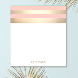 Elegant Blush Pink and Gold Stripes Name Notitieblok<br><div class="desc">Realistisch digitaal afbeelding van zeer subtiele gradatie van horizontale gouden folie stripe,  geaccentueerd door een roze achtergrond.</div>