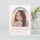 Elegant Blush Pink Arch 2025 Foto Afstuderen Aankondiging (Staand voorkant)