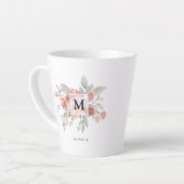 Elegant Blush Pink Bloemmonogram Latte Mok (Linkerhoek)