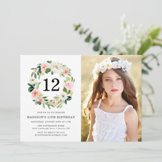 Elegant Blush Pink Floral Foto Birthday Party Kaart (Staand voorkant)