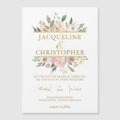 Elegant Blush Pink Floral Gold Script Weddenschap Magnetische Uitnodiging (Voorkant)