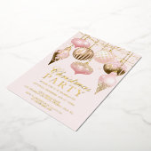 Elegant Blush Pink Gold Ornaments kerstfeest Folie Uitnodiging (Gedraaid)