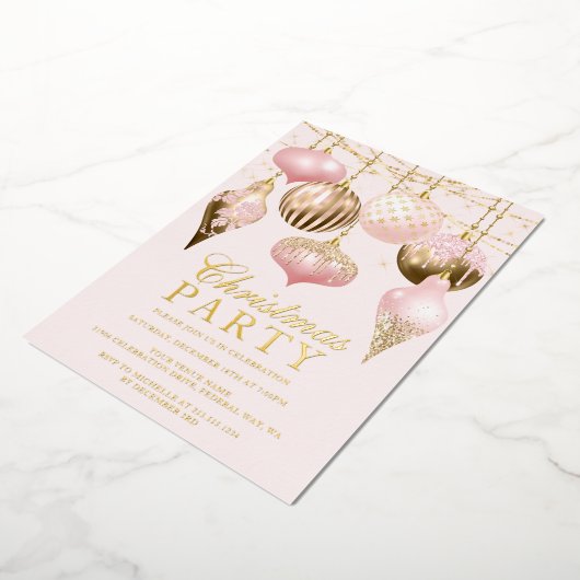Elegant Blush Pink Gold Ornaments kerstfeest Folie Uitnodiging (Gedraaid)