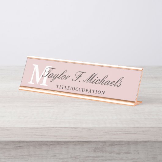 Elegant Blush Pink Monogram & Naam Bureau Naambordje (Voorkant)