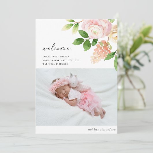 Elegant Blush Pink Rose Floral Foto Baby geboorte Aankondiging (Staand voorkant)