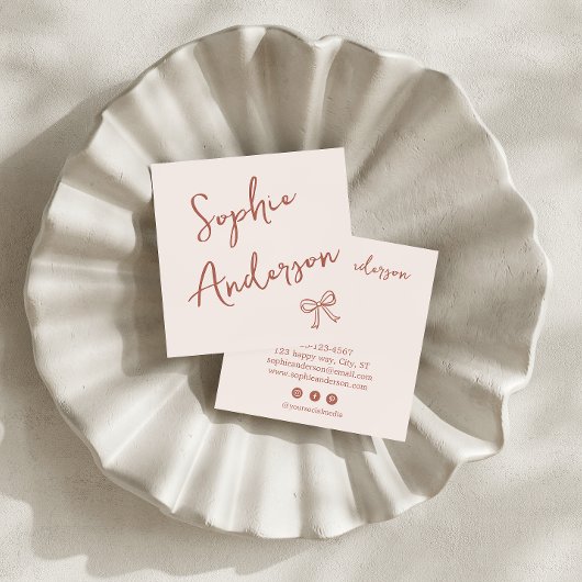 Elegant Blush Pink Script with Bow        Vierkante Visitekaartje