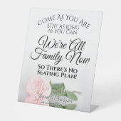 Elegant Blush Roze Roze Open Seating Weddenschap Reclamebord Met Voetstuk (Voorkant)