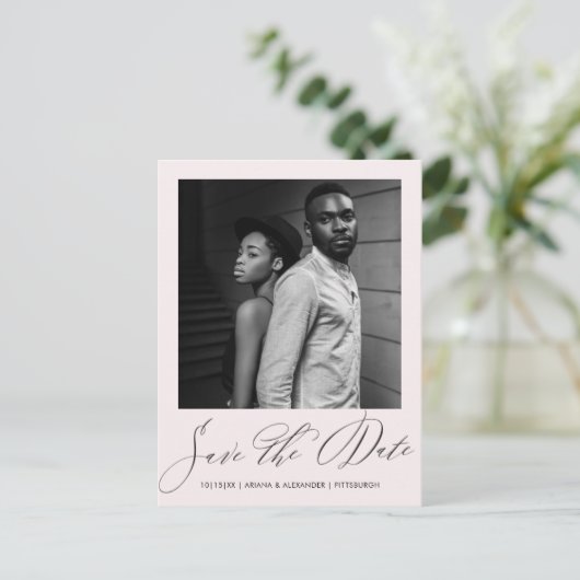 Elegant Blush Script Fotobruiloft Bewaar de datum Briefkaart (Staand voorkant)