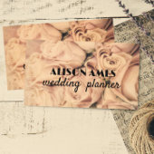 Elegant bord roze rozen evenement of bruiloft plan visitekaartje