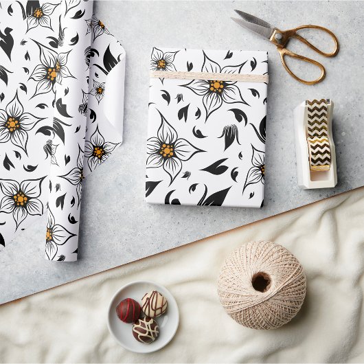 Elegant Botanisch Zwart-Wit Bloempatroon Cadeaupapier