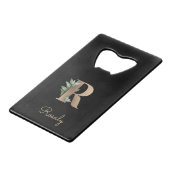 Elegant Botanische monogram Gold Letter R Creditkaart Flessenopener (Voorkant Gekanteld)