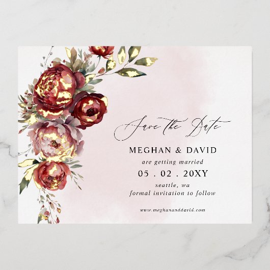 Elegant Bourgondië Blush Bloemen Save the Date Folie Uitnodiging Briefkaart (Voorkant)