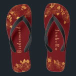 Elegant Bridesmaid Deep Burgundy & Gold Floral Teenslippers<br><div class="desc">Deze elegante bruidmaïde Deep Burgundy en gouden florale teenslippers hebben een donkere ondergrondse achtergrond die gekant is tegen een ingewikkeld goudgroen patroon en aanpasbare moderne typografie. De combinatie van de rijke Bourgogne en de glanzende gouden creëer en elegant en luxe esthetiek. Het is een mooi cadeau voor je bruidfeestje. Uitzicht...</div>
