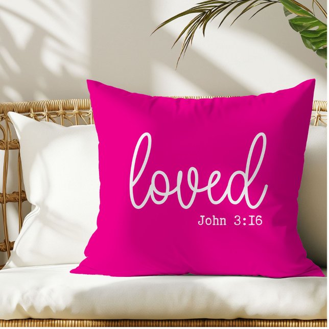 Elegant Bright Pink Loved Quote Sierkussen (Creator heeft geüpload)