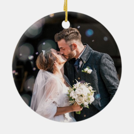 Elegant Bronze Greenery First Kersthuwelijk Keramisch Ornament (Achterkant)