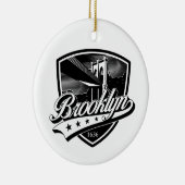 Elegant Brooklyn Shield en Swoosh Design Keramisch Ornament (Rechts)
