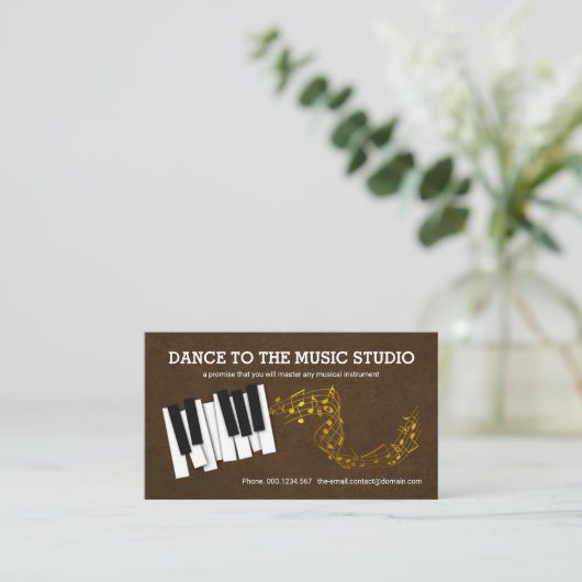 Elegant Brown Grunge Piano Keys Gold Muzieknoten Visitekaartje (Staand voorkant)