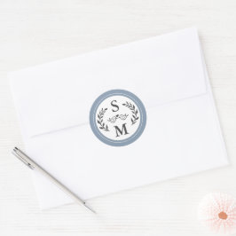 Elegant Bruiloft Modern Monogram Stoffig Blauw Fav Ronde Sticker