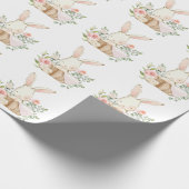 Elegant Bunny Rabbit Baby shower Cadeaupapier (Hoek)