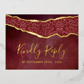 Elegant Burgundy Agate Wedding RSVP Real Folie Uitnodiging Briefkaart (Voorkant)