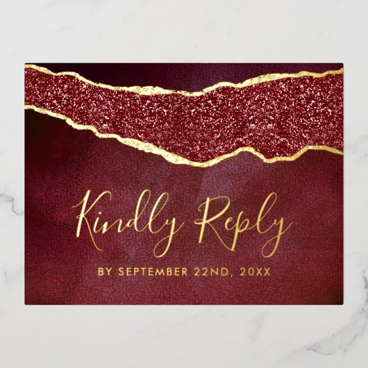 Elegant Burgundy Agate Wedding RSVP Real Folie Uitnodiging Briefkaart (Voorkant)