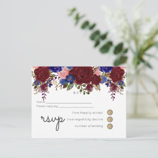 Elegant Burgundy Blue Floral Wedding Budget RSVP Uitnodiging Briefkaart (Staand voorkant)