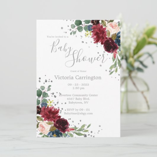 Elegant Burgundy Blush Pink Floral Blue Baby Invit Kaart (Staand voorkant)