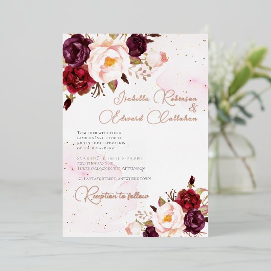 Elegant Burgundy & Blush Rozen Wedding Folie Invit Folie Uitnodiging (Staand Voorkant)