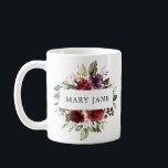 Elegant Burgundy Blush Waterverf Floral Name Koffiemok<br><div class="desc">Geniet van deze elegante mok met jouw naam omhuld met waterverf glanzende bloemen. Maakt een perfecte Moederdag, verjaardag of een speciaal cadeau.</div>