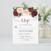 Elegant Burgundy en Blush Floral Wedding RSVP Kaartje (Staand voorkant)
