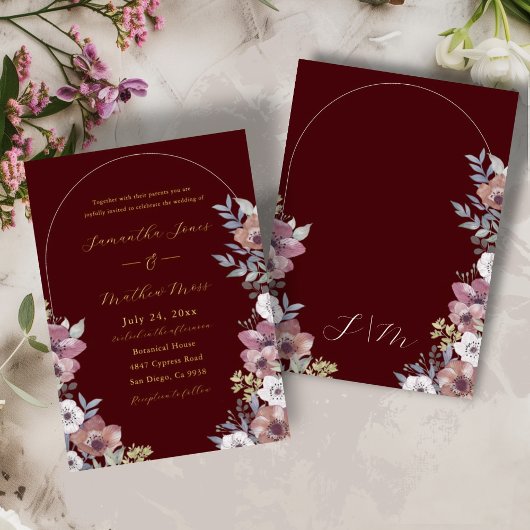 Elegant Burgundy Floral Gold Script Wedding Folie Uitnodiging