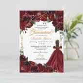 Elegant Burgundy & Gold Floral Quinceanera Invitat Kaart (Staand voorkant)