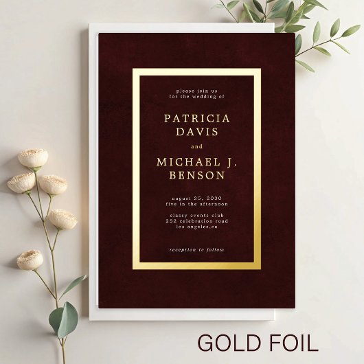 Elegant burgundy gold foil typography wedding folie uitnodiging