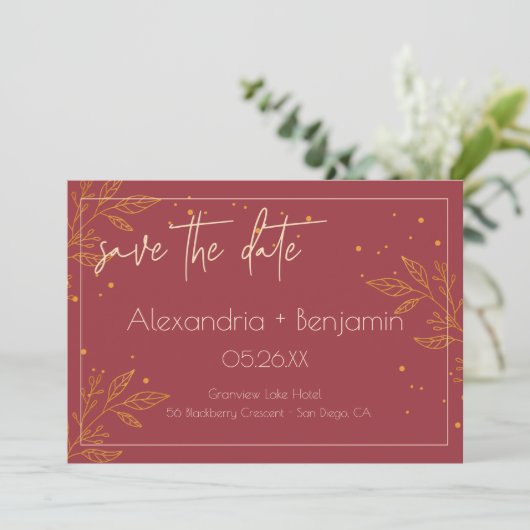 Elegant Burgundy & Gold Modern Wedding Save The Date (Staand voorkant)