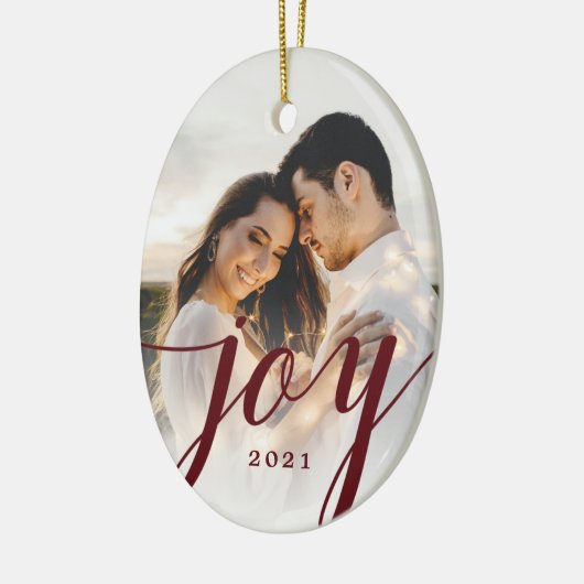Elegant Burgundy Joy-script Foto met Kerstmis Keramisch Ornament (Links)