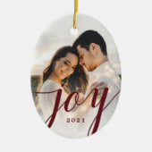 Elegant Burgundy Joy-script Foto met Kerstmis Keramisch Ornament (Voorkant)