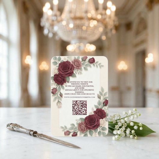 Elegant Burgundy  Modern QR Code Wedding Informatiekaartje