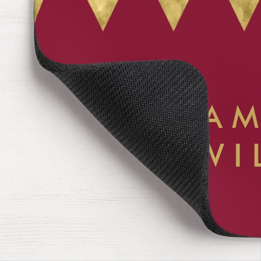 Elegant Burgundy Name Faux Gold Triangle Patroon Muismat (Hoek)