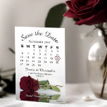 Elegant Burgundy Roos Romantic Wedding Calendar Save The Date<br><div class="desc">Deze prachtige Save the Date-kaarten bevatten een prachtige foto van één enkele bogundy,  maroon of rood roos met lange steeltjes die reflecteert in water met golven en rimpels. De kaart bevat een kalender met je trouwdatum omringd in een hart. Mooi romantisch ontwerp.</div>