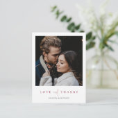 Elegant Burgundy Script Photo Weddenschap Bedankt Briefkaart (Staand voorkant)